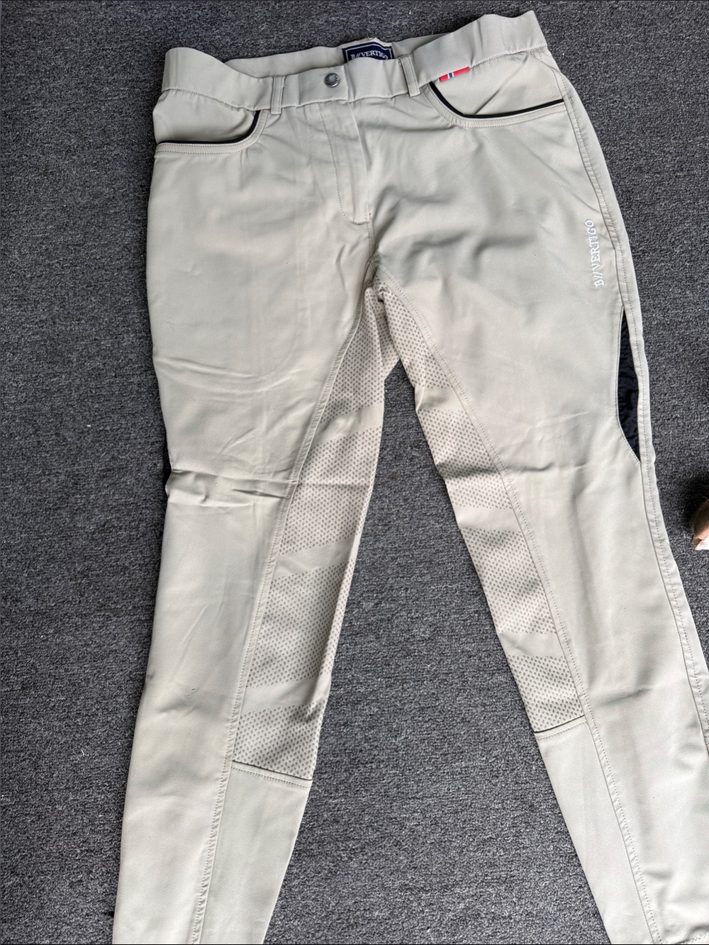 Women’s B//Vertigo Tan Full Seat Breech Sz 10